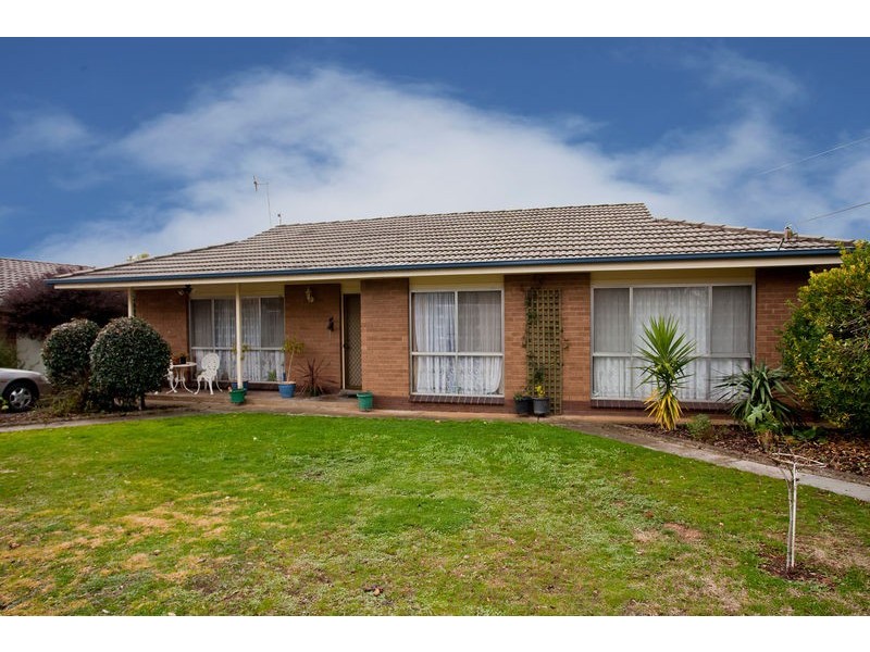 5 Bowles Street, Kangaroo Flat VIC 3555