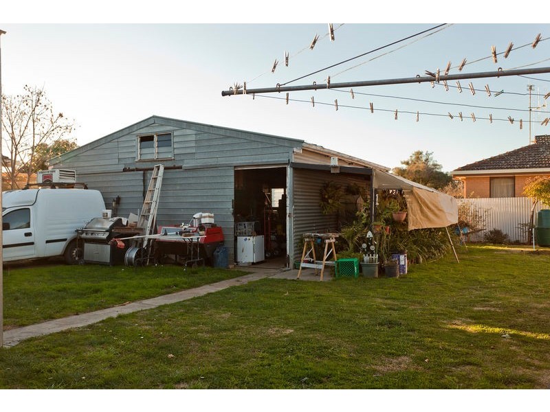 5 Bowles Street, Kangaroo Flat VIC 3555