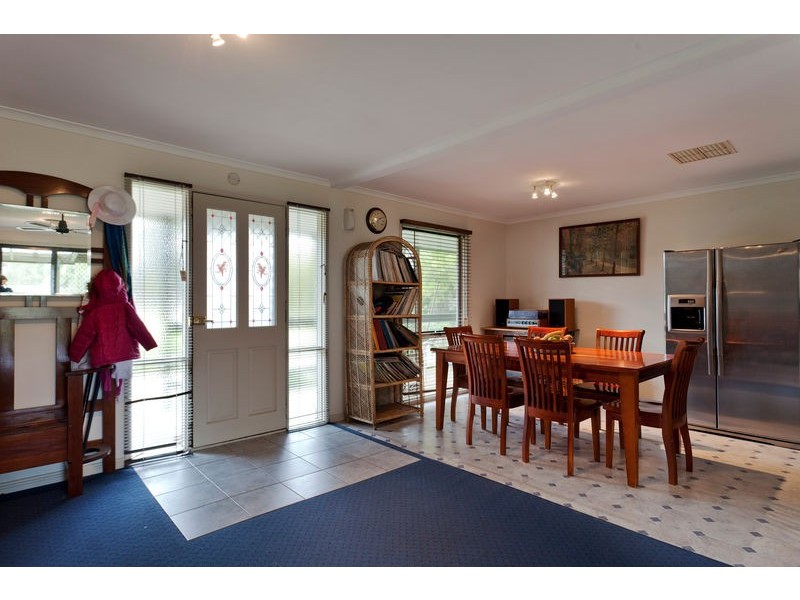 16 Rennie Street, Huntly VIC 3551