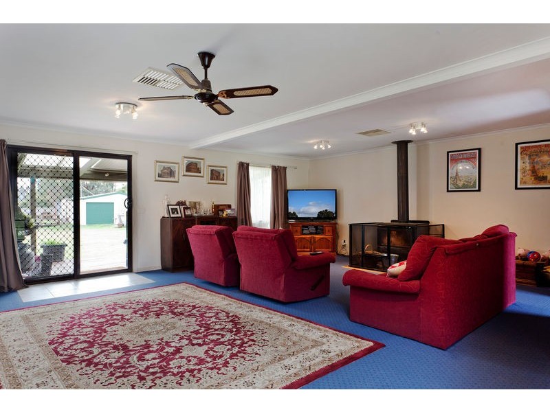 16 Rennie Street, Huntly VIC 3551