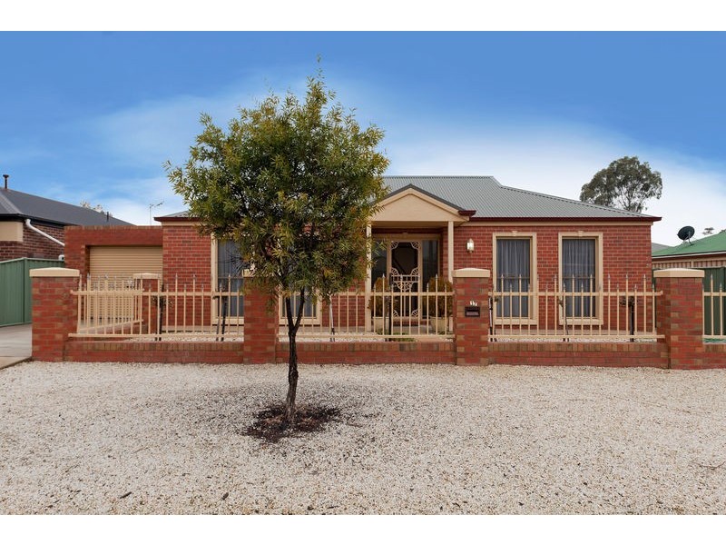 17 Chantelle Court, Kangaroo Flat VIC 3555