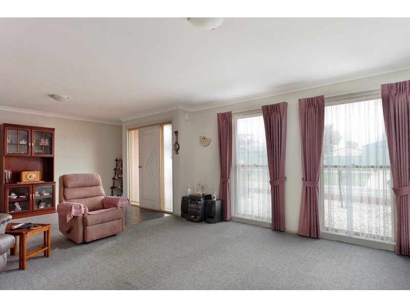 17 Chantelle Court, Kangaroo Flat VIC 3555