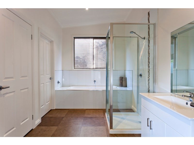 20 MacDougall Road, Golden Square VIC 3555