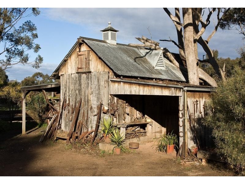 2 Splitters Lane, Junortoun VIC 3551