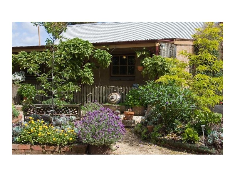 2 Splitters Lane, Junortoun VIC 3551