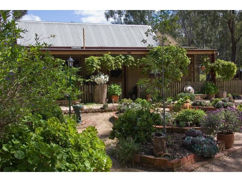 2 Splitters Lane, Junortoun VIC 3551