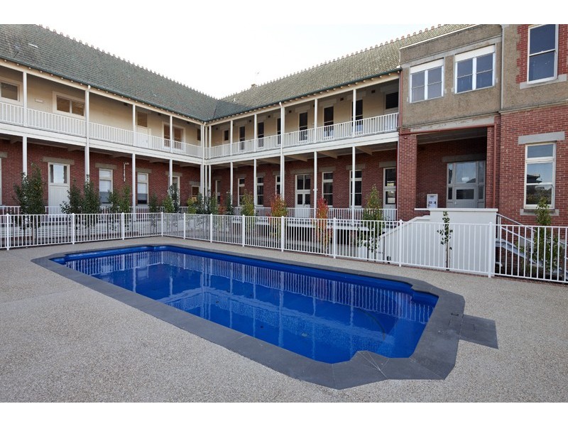 190 St Aidans Road, Kennington VIC 3550