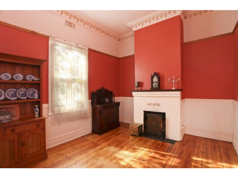 4 Carpenter Street, Quarry Hill VIC 3550