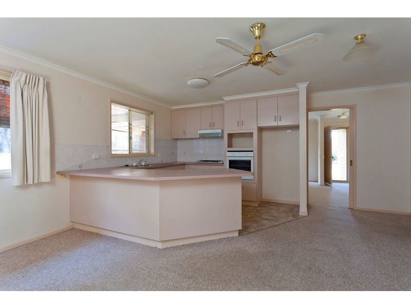 2 Edwards Road, Eaglehawk VIC 3556