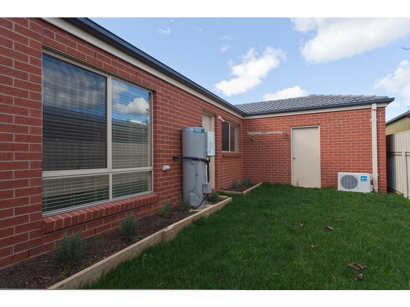 2/189 High Street, Kangaroo Flat VIC 3555