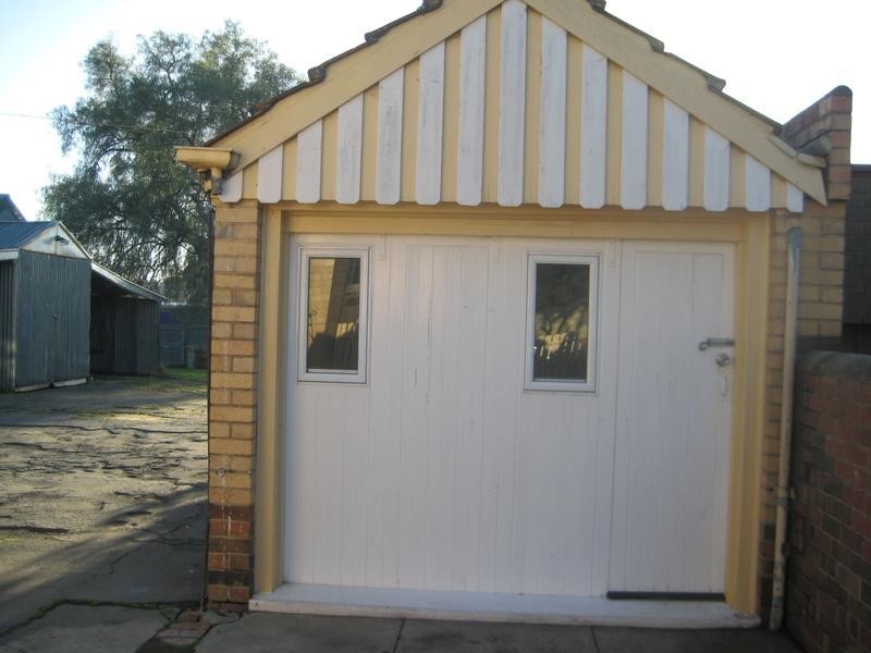18 Maple Street, Golden Square VIC 3555