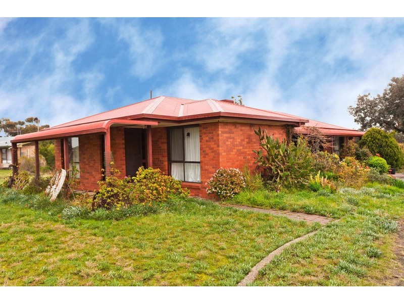 14 Main Street, Sebastian VIC 3556