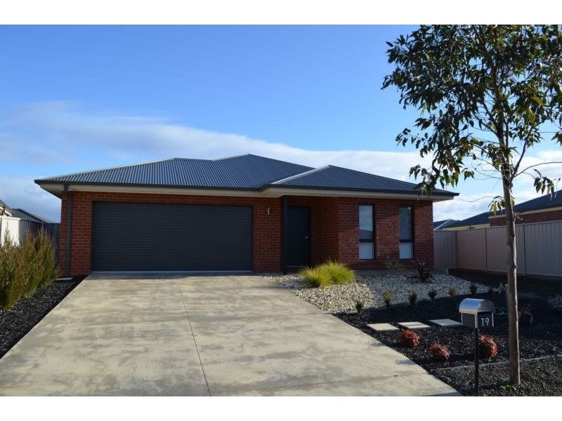 19 Arinya Close, Epsom VIC 3551