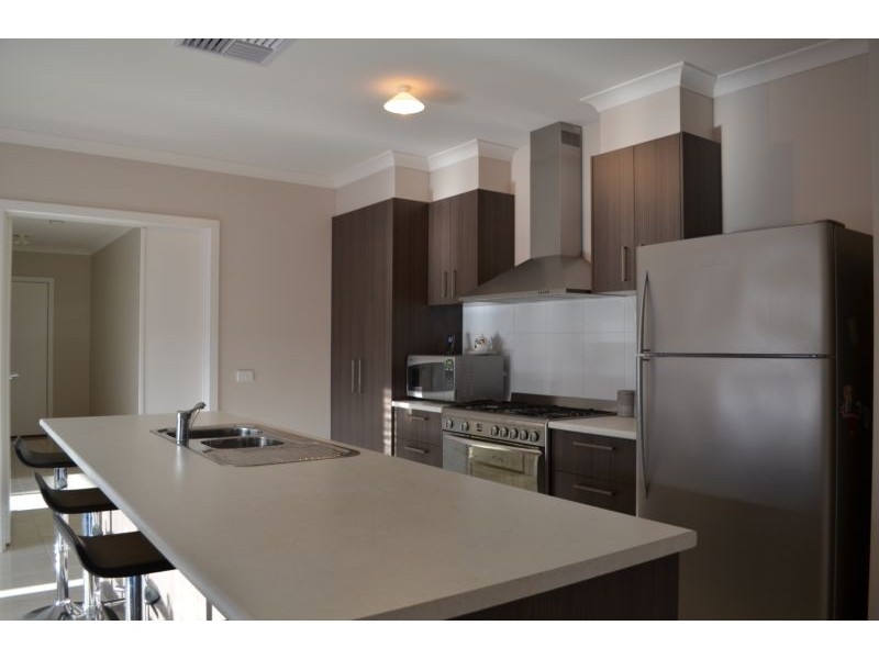 19 Arinya Close, Epsom VIC 3551