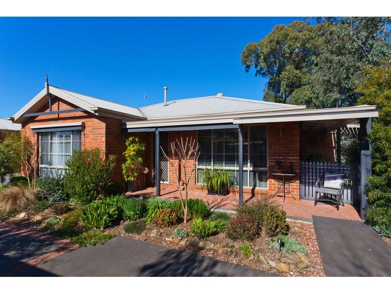 2/9 Laxdale Court, Kangaroo Flat VIC 3555