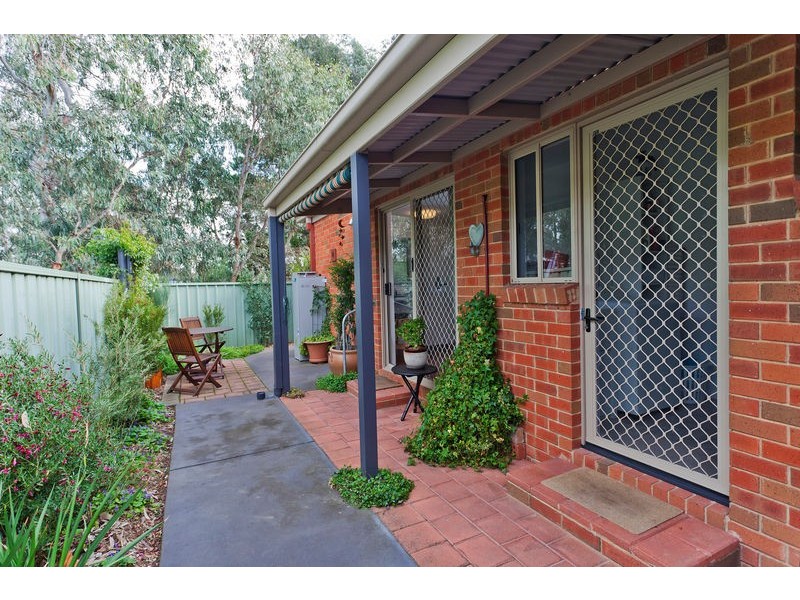 2/9 Laxdale Court, Kangaroo Flat VIC 3555