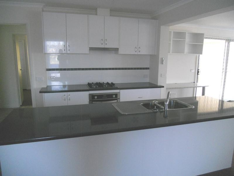 6 Cross Street, Long Gully VIC 3550