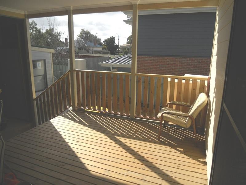 6 Cross Street, Long Gully VIC 3550
