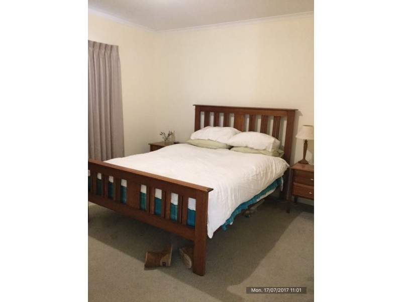 2/6 Bambara Close, Strathdale VIC 3550