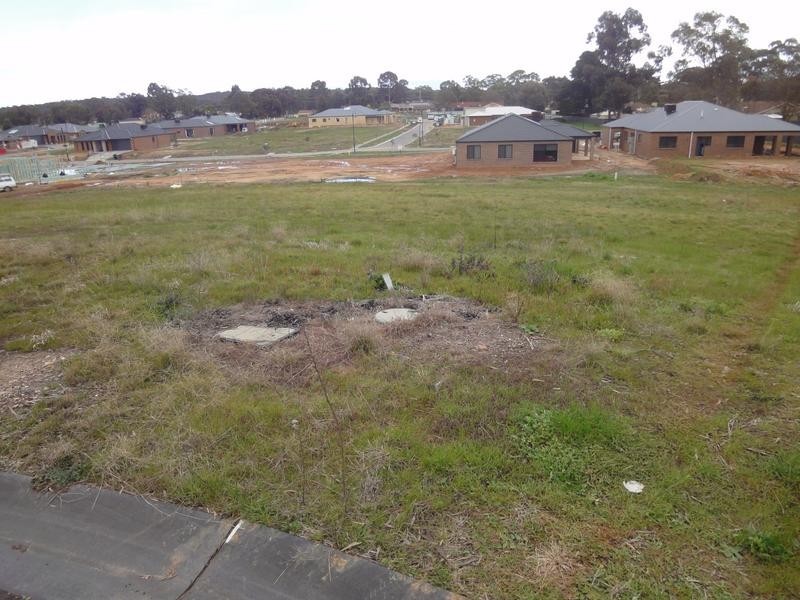 66 Charlbert Place, Strathfieldsaye VIC 3551