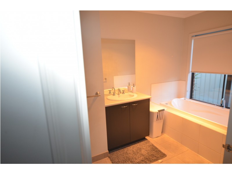 3 Botanical Drive, Epsom VIC 3551