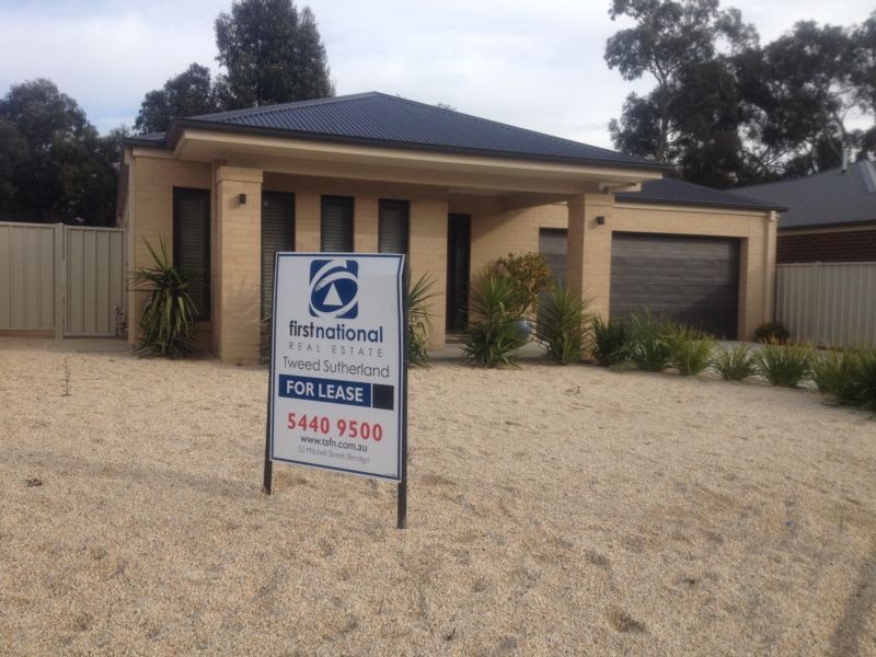 33 Barnett Drive, Kangaroo Flat VIC 3555