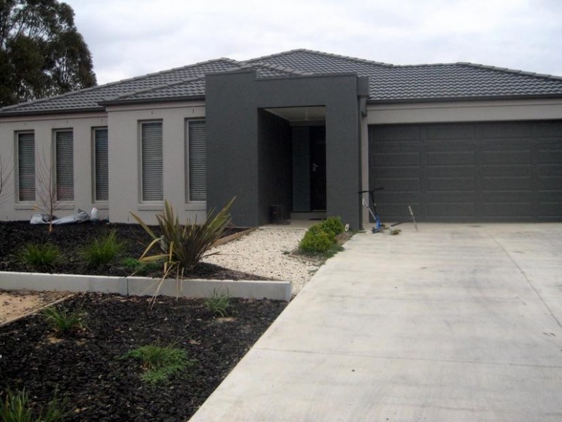 7 Rathlin Avenue, Junortoun VIC 3551