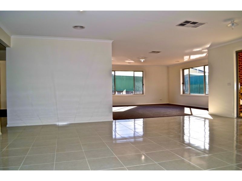 7 Rathlin Avenue, Junortoun VIC 3551