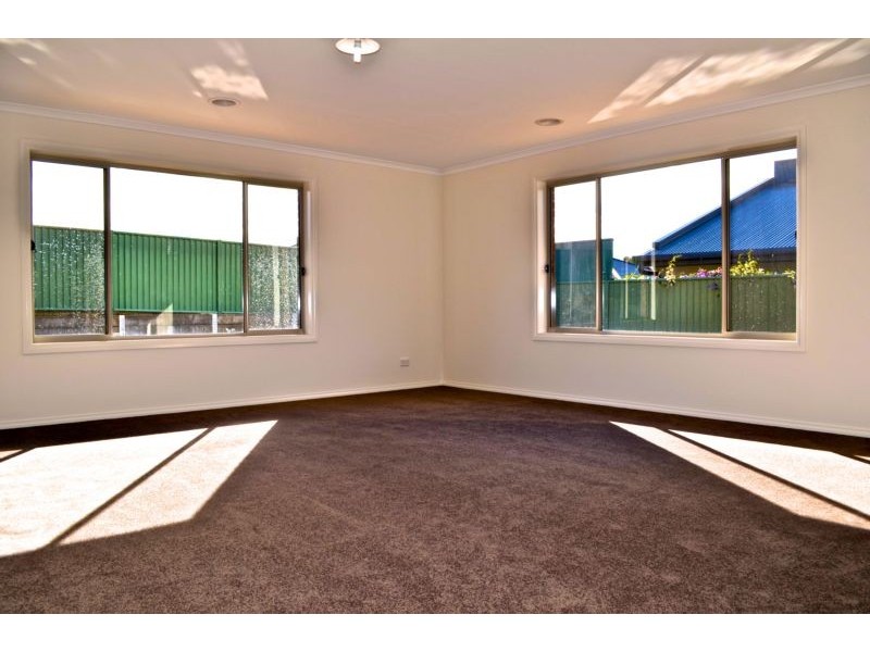 7 Rathlin Avenue, Junortoun VIC 3551