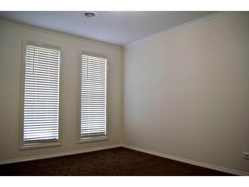 7 Rathlin Avenue, Junortoun VIC 3551