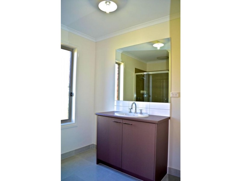 7 Rathlin Avenue, Junortoun VIC 3551