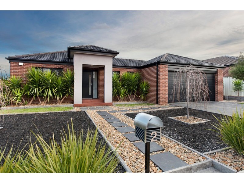 2 Peacock Drive, Epsom VIC 3551