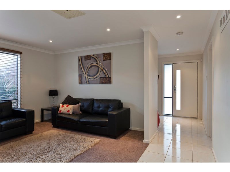 2 Peacock Drive, Epsom VIC 3551