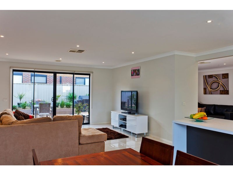 2 Peacock Drive, Epsom VIC 3551