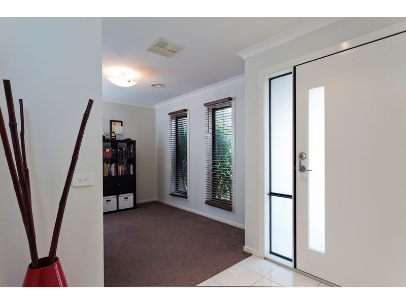 2 Peacock Drive, Epsom VIC 3551