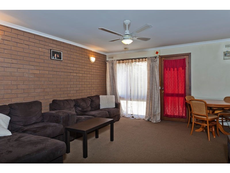 2/20 Palm Avenue, Spring Gully VIC 3550
