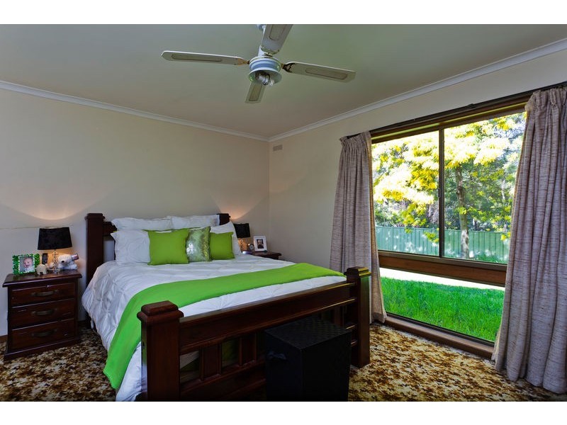 2/20 Palm Avenue, Spring Gully VIC 3550