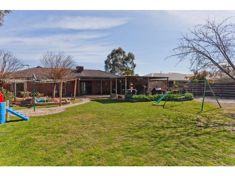 7 Sunset Drive, Strathfieldsaye VIC 3551