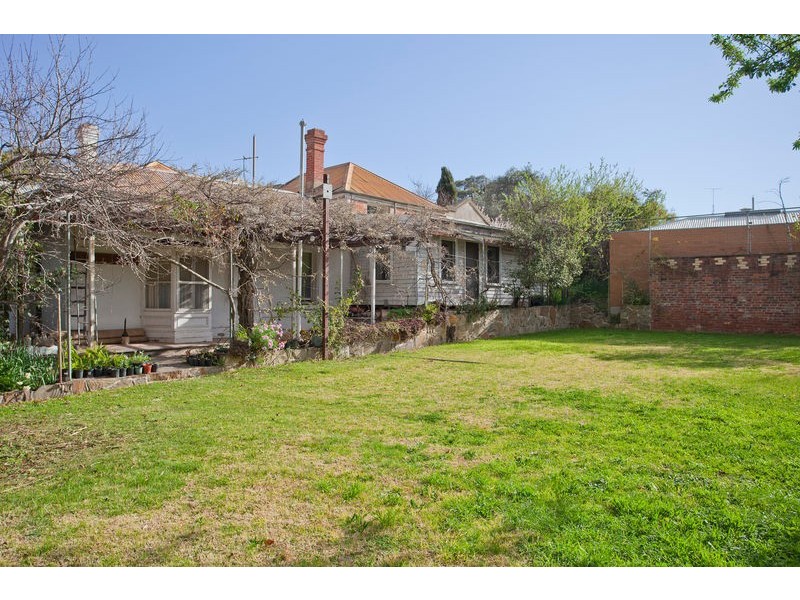 8 Echuca Street, Quarry Hill VIC 3550