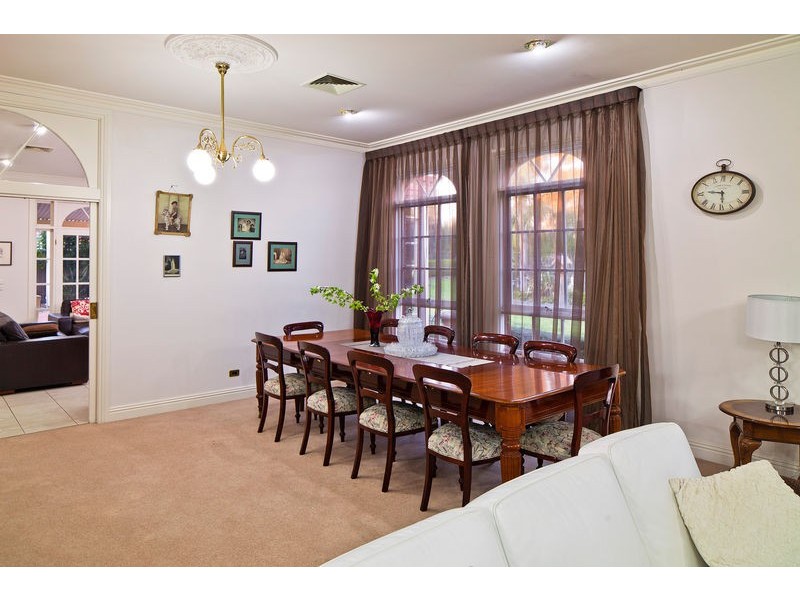 4 Essex Court, Strathdale VIC 3550