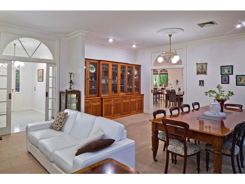 4 Essex Court, Strathdale VIC 3550