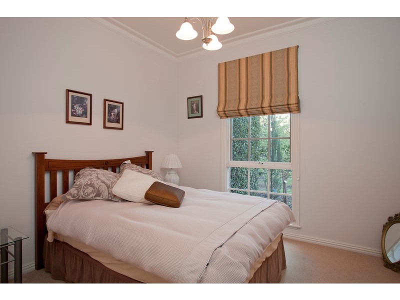 4 Essex Court, Strathdale VIC 3550