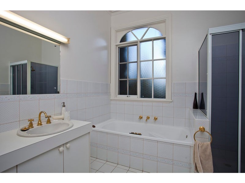 4 Essex Court, Strathdale VIC 3550