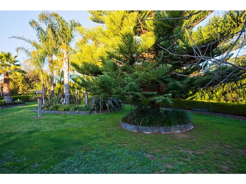 4 Essex Court, Strathdale VIC 3550