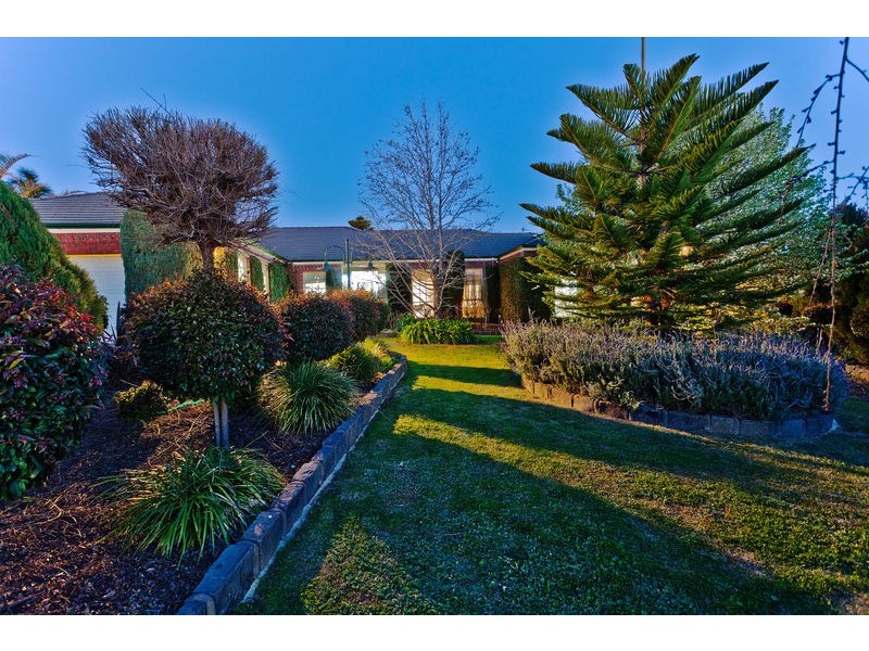 4 Essex Court, Strathdale VIC 3550