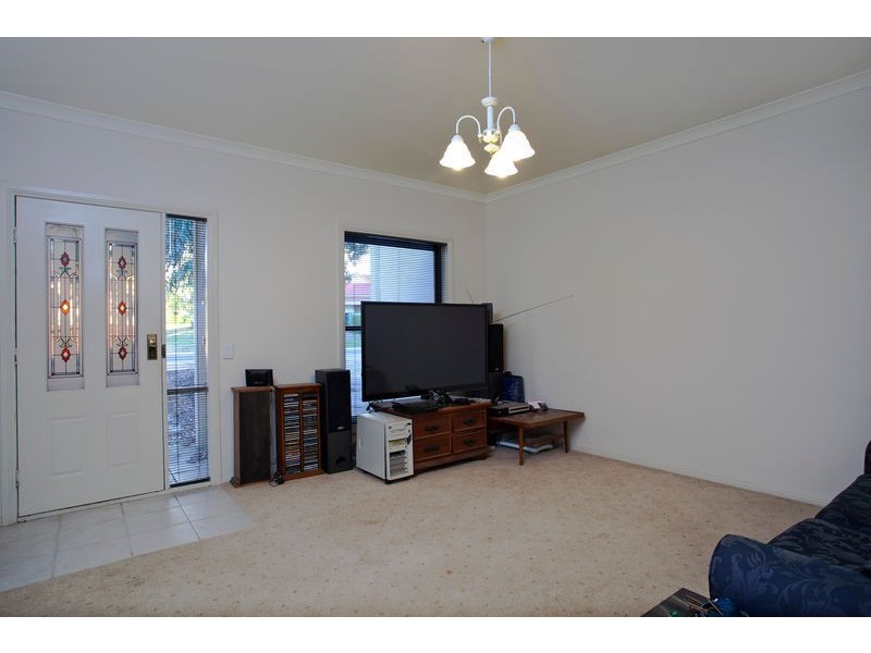 18 Peppertree Grove, Strathdale VIC 3550