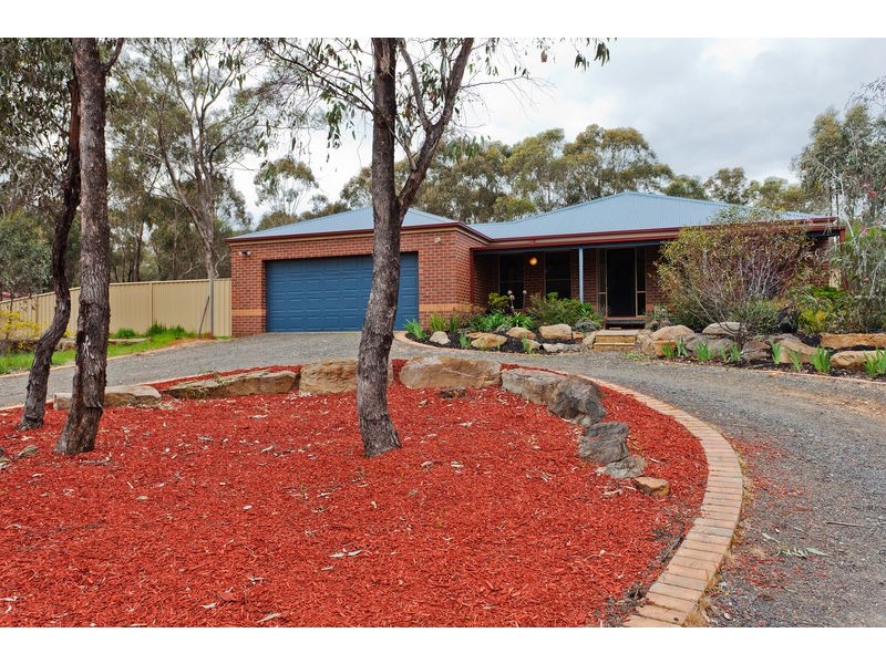 15 Bedarra Court, Maiden Gully VIC 3551