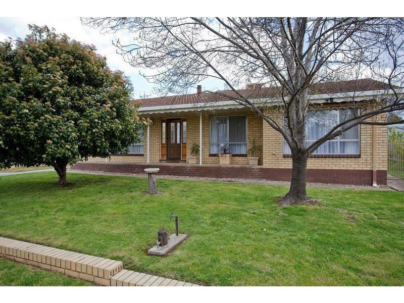 13 Wallaby Avenue, Kangaroo Flat VIC 3555