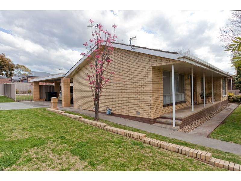 13 Wallaby Avenue, Kangaroo Flat VIC 3555