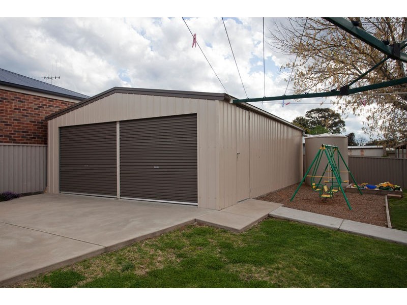 13 Wallaby Avenue, Kangaroo Flat VIC 3555